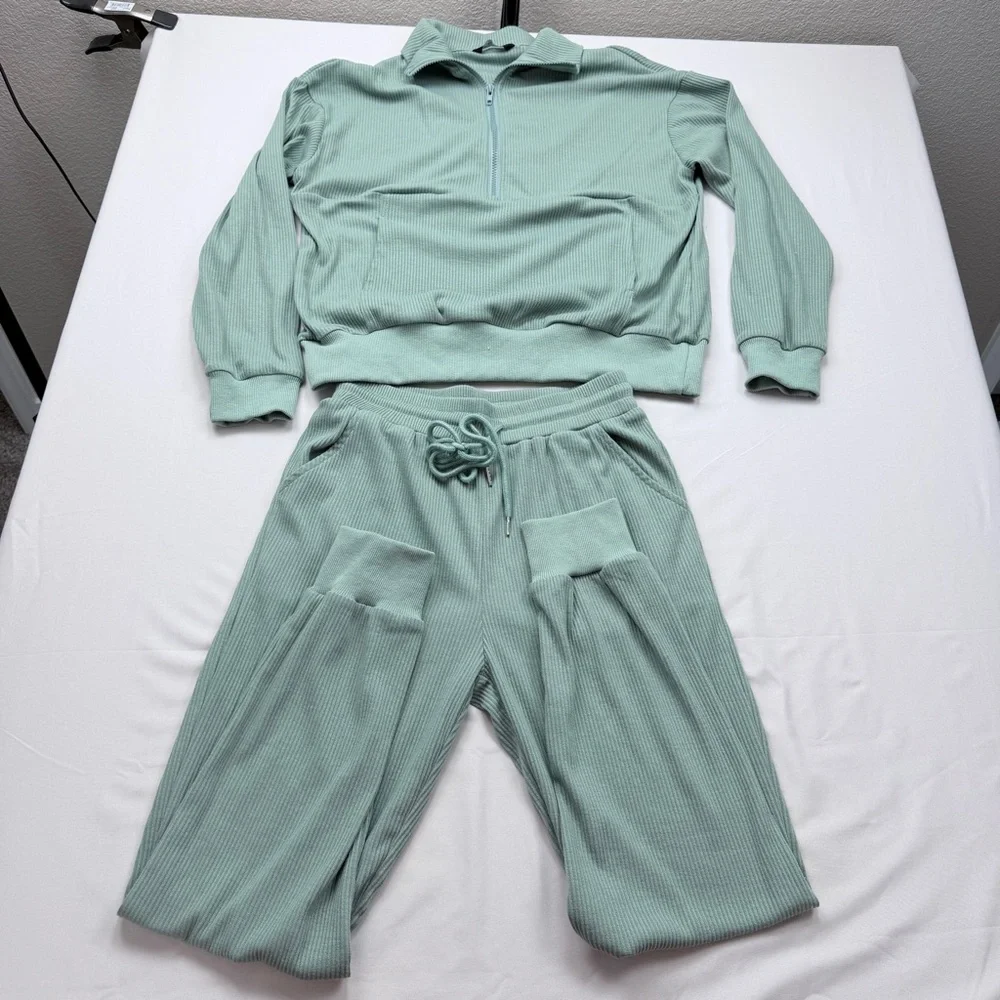 PRETTY-GARDEN knitted loungewear outfit. Ribbed 2pc set